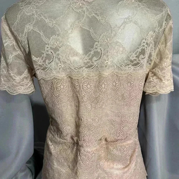 🆕 BCBGMAXAZRIA soft stretch lace sheer top - Picture 4 of 15